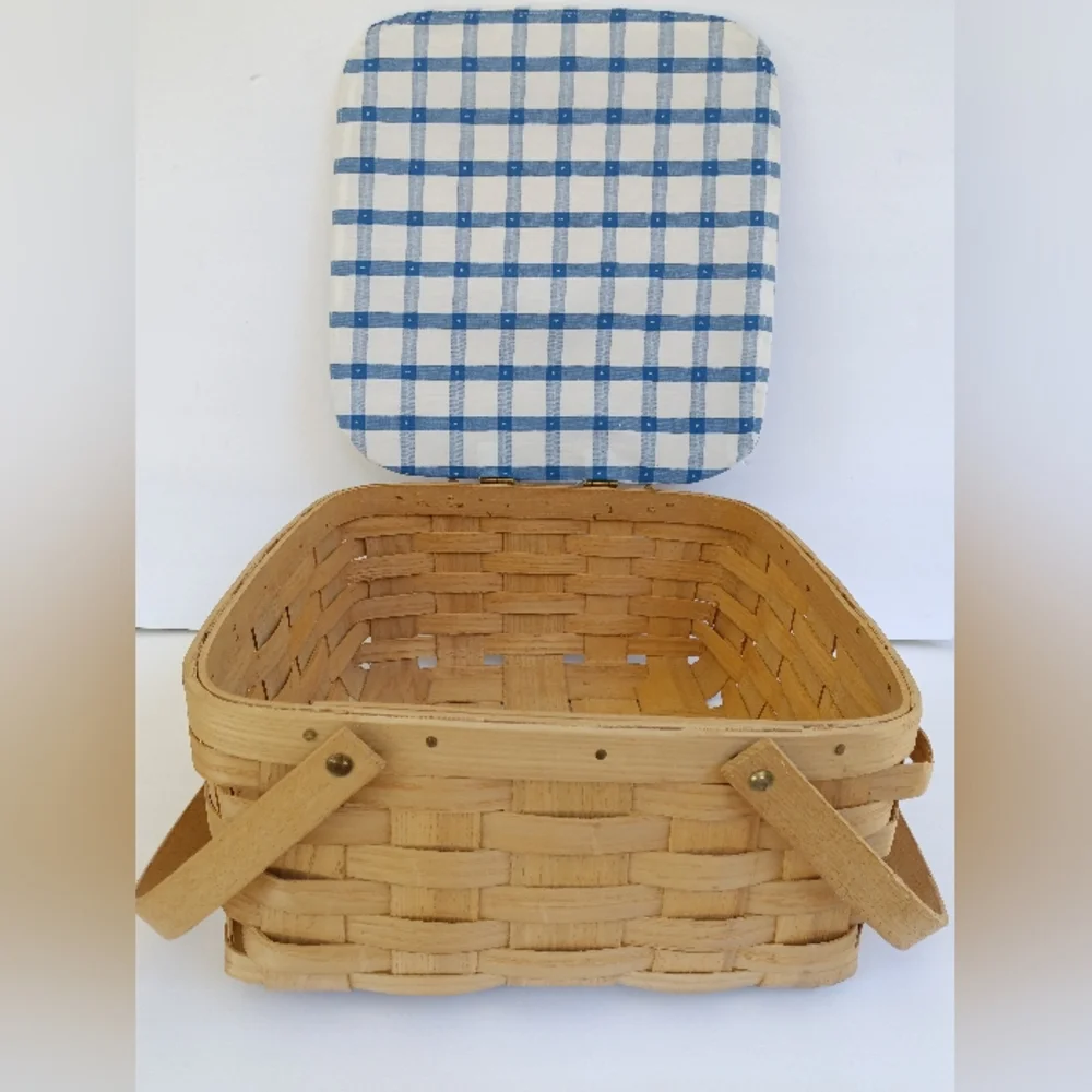 Basketville Vintage Pie/Cake  Safe Hand Picnic Basket Putney, Vermont USA